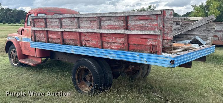 image for item EU6025 1948 Dodge flatbed truck