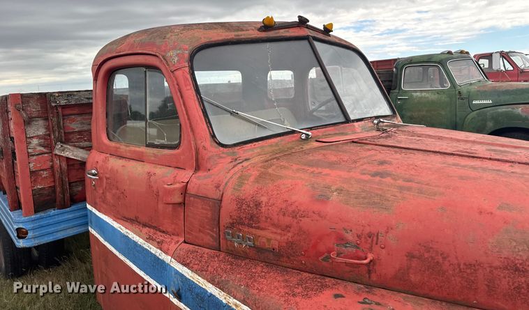 image for item EU6025 1948 Dodge flatbed truck