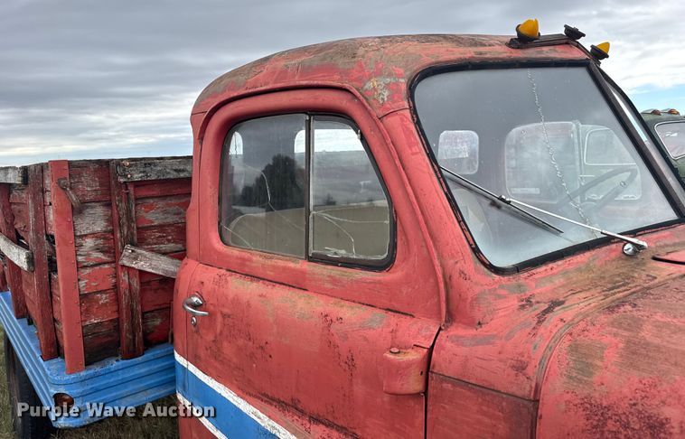 image for item EU6025 1948 Dodge flatbed truck