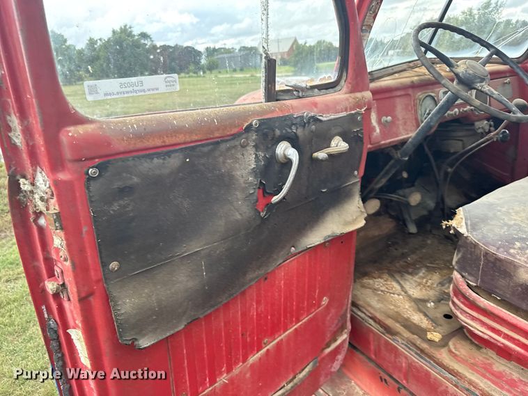 image for item EU6025 1948 Dodge flatbed truck