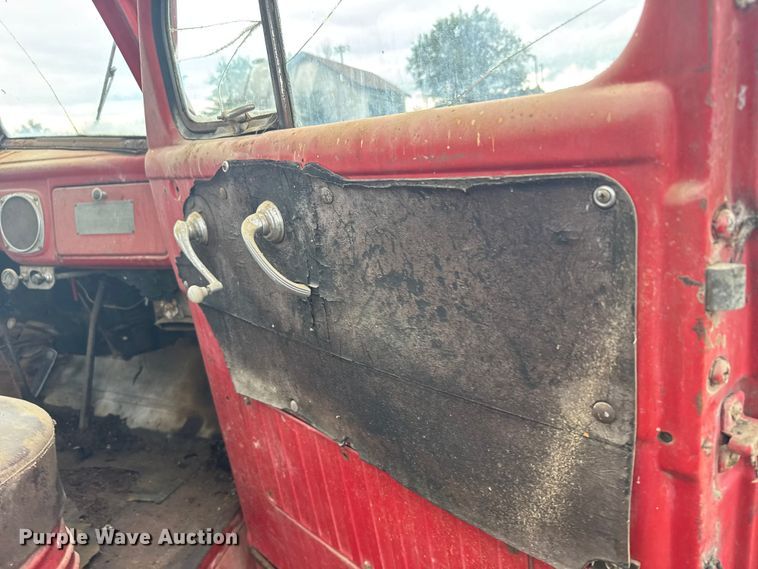 image for item EU6025 1948 Dodge flatbed truck