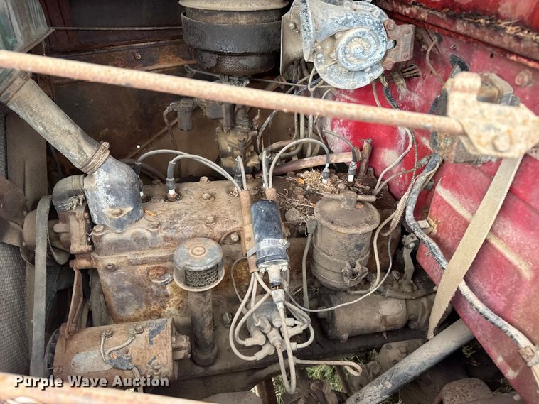 image for item EU6025 1948 Dodge flatbed truck