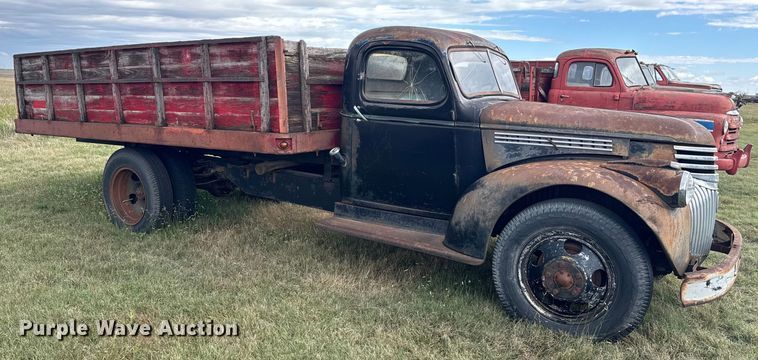 image for item EU6026 1946 Chevrolet flatbed truck