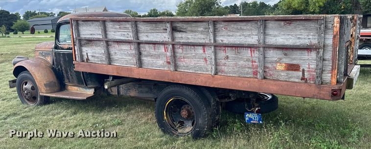 image for item EU6026 1946 Chevrolet flatbed truck