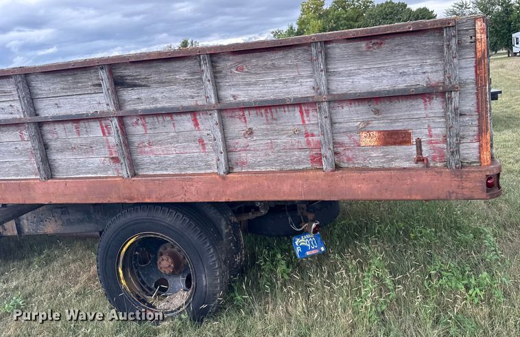 image for item EU6026 1946 Chevrolet flatbed truck