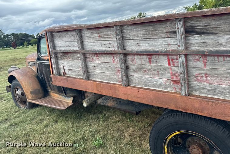 image for item EU6026 1946 Chevrolet flatbed truck