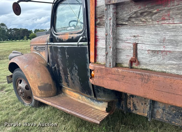 image for item EU6026 1946 Chevrolet flatbed truck