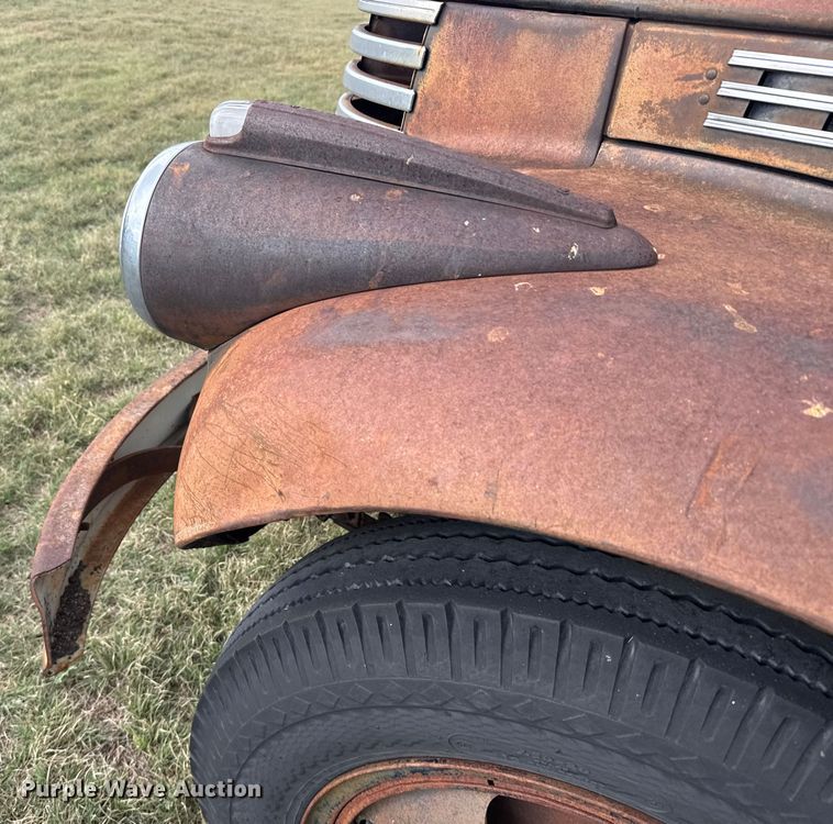 image for item EU6026 1946 Chevrolet flatbed truck