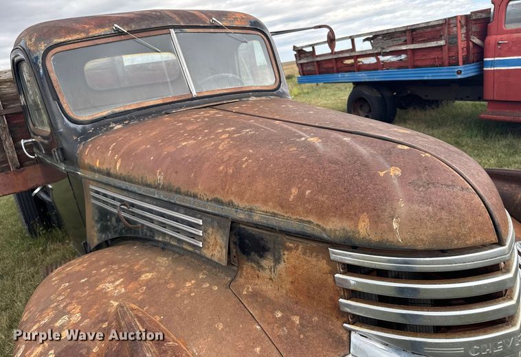 image for item EU6026 1946 Chevrolet flatbed truck