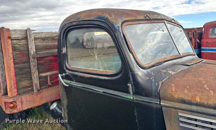 image for item EU6026 1946 Chevrolet flatbed truck