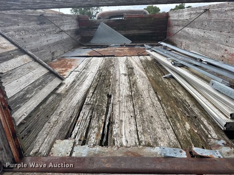 image for item EU6026 1946 Chevrolet flatbed truck