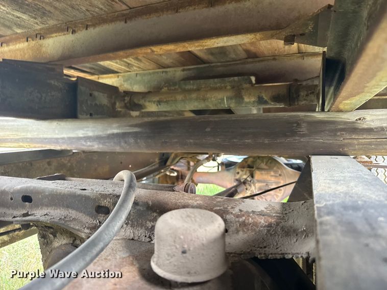 image for item EU6026 1946 Chevrolet flatbed truck