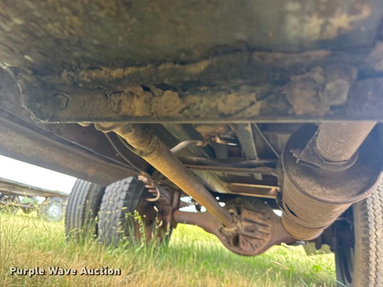 image for item EU6026 1946 Chevrolet flatbed truck