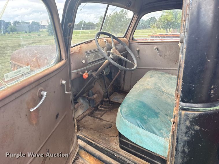 image for item EU6026 1946 Chevrolet flatbed truck