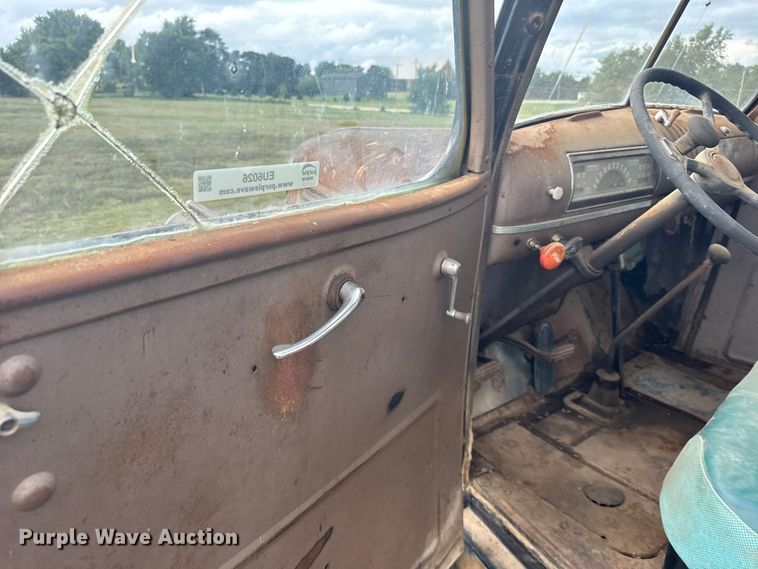 image for item EU6026 1946 Chevrolet flatbed truck