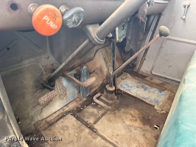 image for item EU6026 1946 Chevrolet flatbed truck