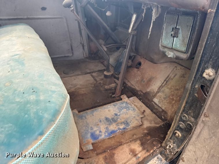 image for item EU6026 1946 Chevrolet flatbed truck