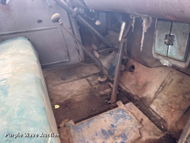 image for item EU6026 1946 Chevrolet flatbed truck