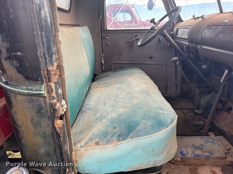 image for item EU6026 1946 Chevrolet flatbed truck