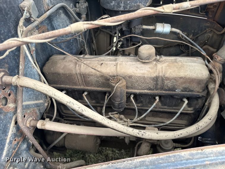 image for item EU6026 1946 Chevrolet flatbed truck