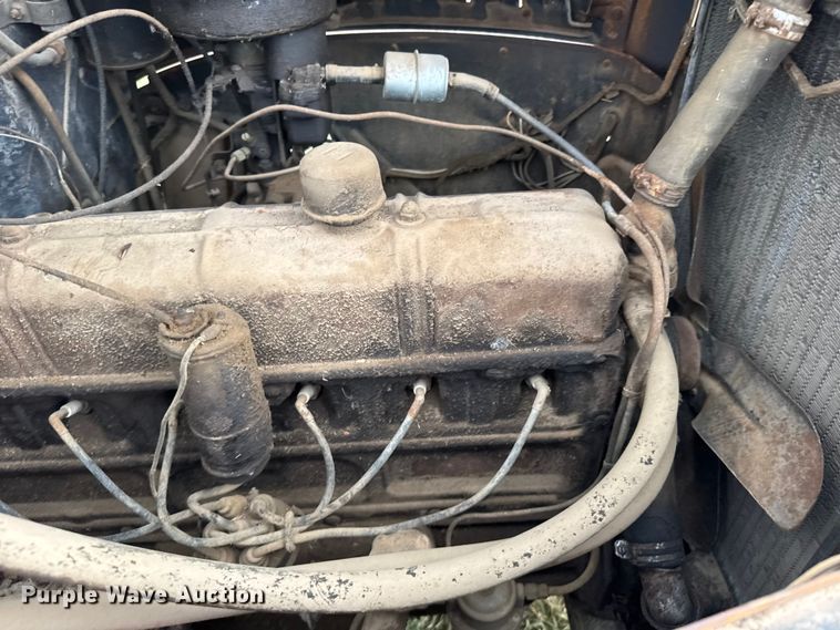 image for item EU6026 1946 Chevrolet flatbed truck