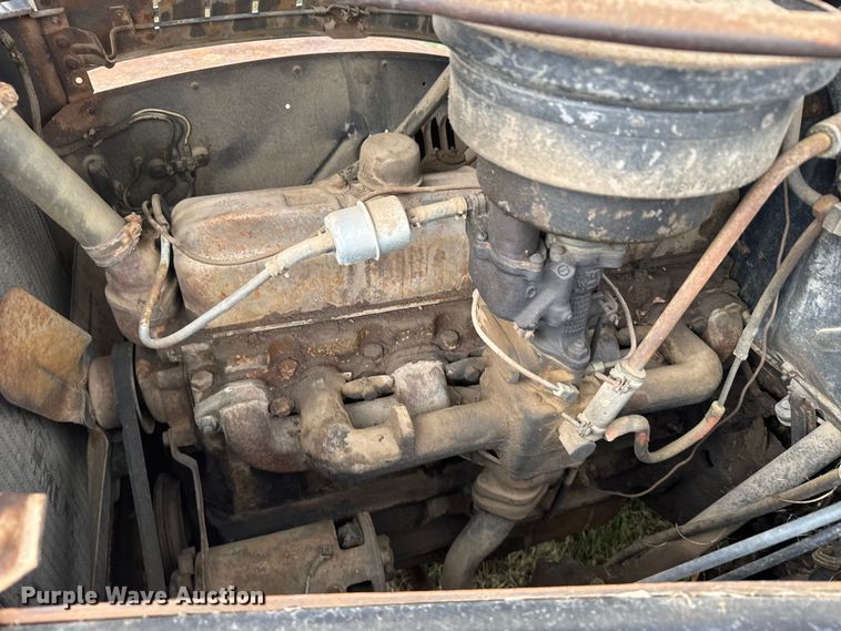 image for item EU6026 1946 Chevrolet flatbed truck