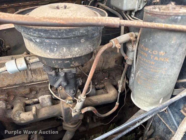 image for item EU6026 1946 Chevrolet flatbed truck