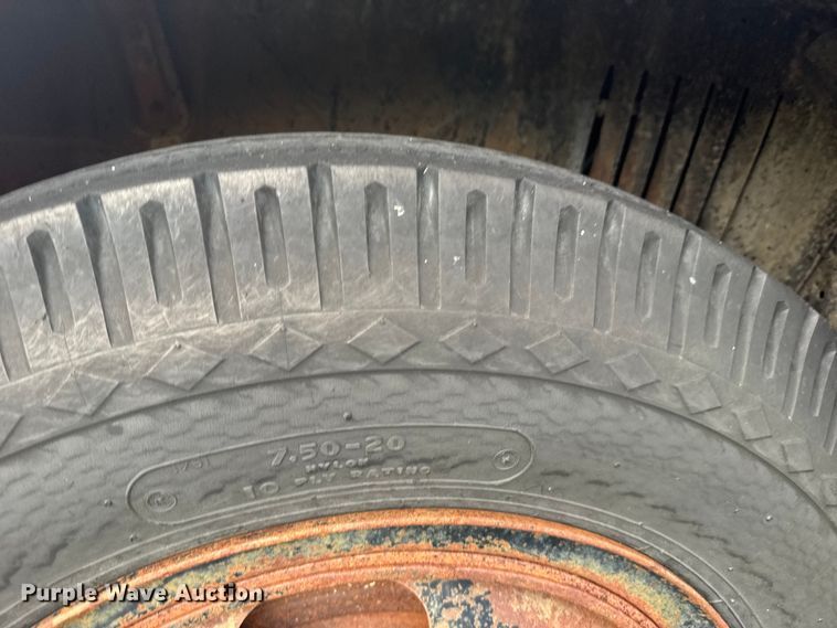 image for item EU6026 1946 Chevrolet flatbed truck