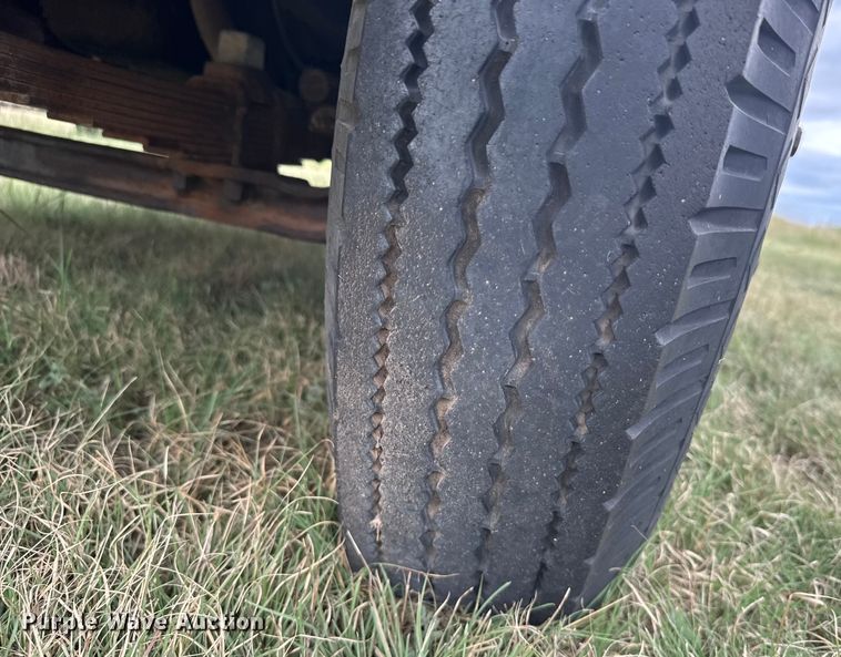 image for item EU6026 1946 Chevrolet flatbed truck