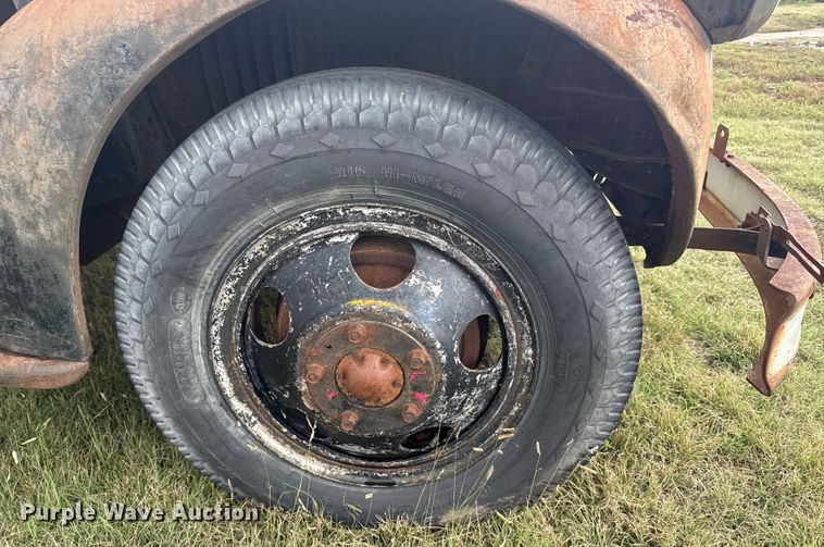 image for item EU6026 1946 Chevrolet flatbed truck