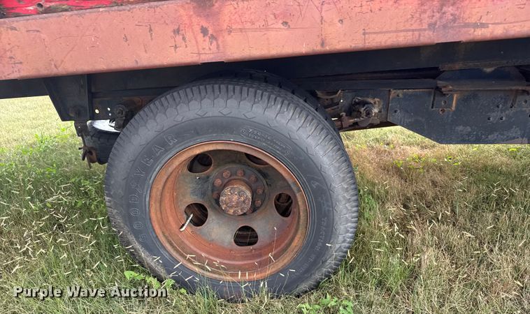 image for item EU6026 1946 Chevrolet flatbed truck