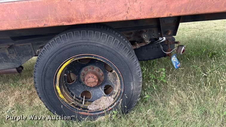 image for item EU6026 1946 Chevrolet flatbed truck