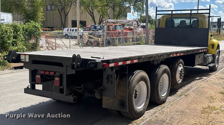 image for item EV1882 2005 International 7500 flatbed truck