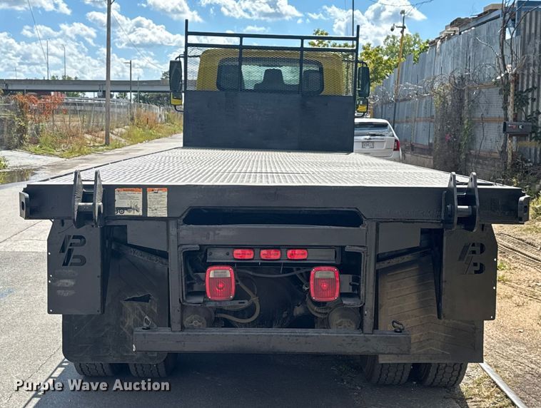 image for item EV1882 2005 International 7500 flatbed truck
