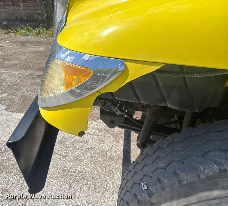 image for item EV1882 2005 International 7500 flatbed truck