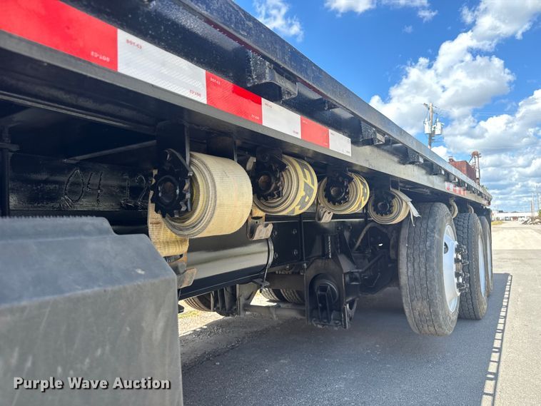 image for item EV1882 2005 International 7500 flatbed truck