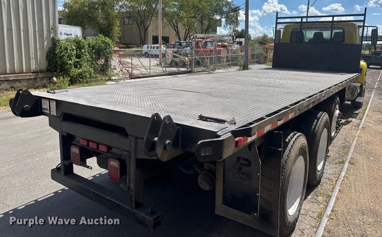 image for item EV1882 2005 International 7500 flatbed truck