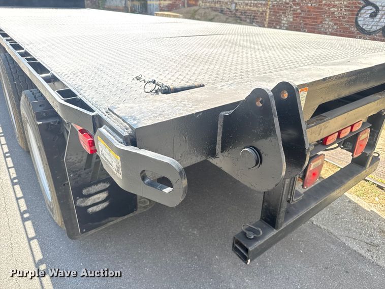 image for item EV1882 2005 International 7500 flatbed truck