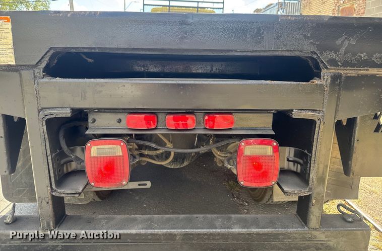 image for item EV1882 2005 International 7500 flatbed truck