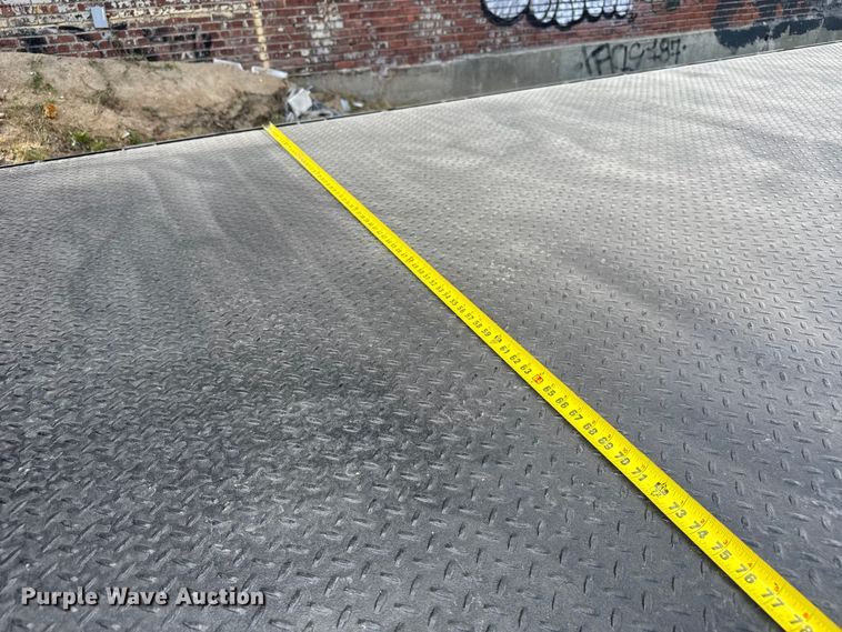 image for item EV1882 2005 International 7500 flatbed truck