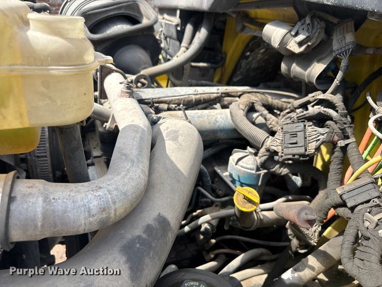 image for item EV1882 2005 International 7500 flatbed truck