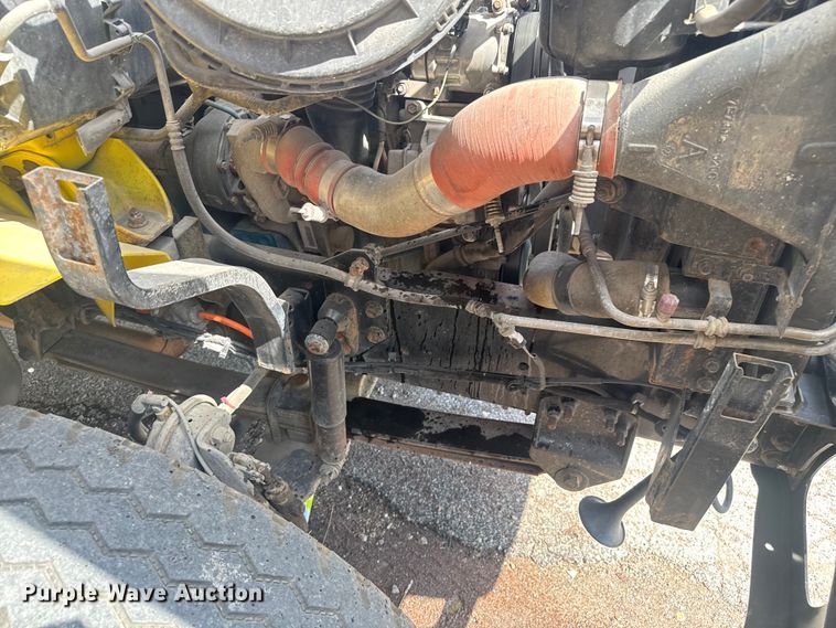 image for item EV1882 2005 International 7500 flatbed truck