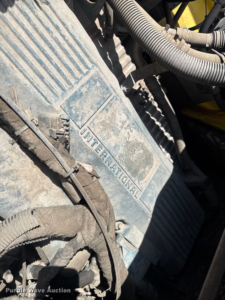 image for item EV1882 2005 International 7500 flatbed truck