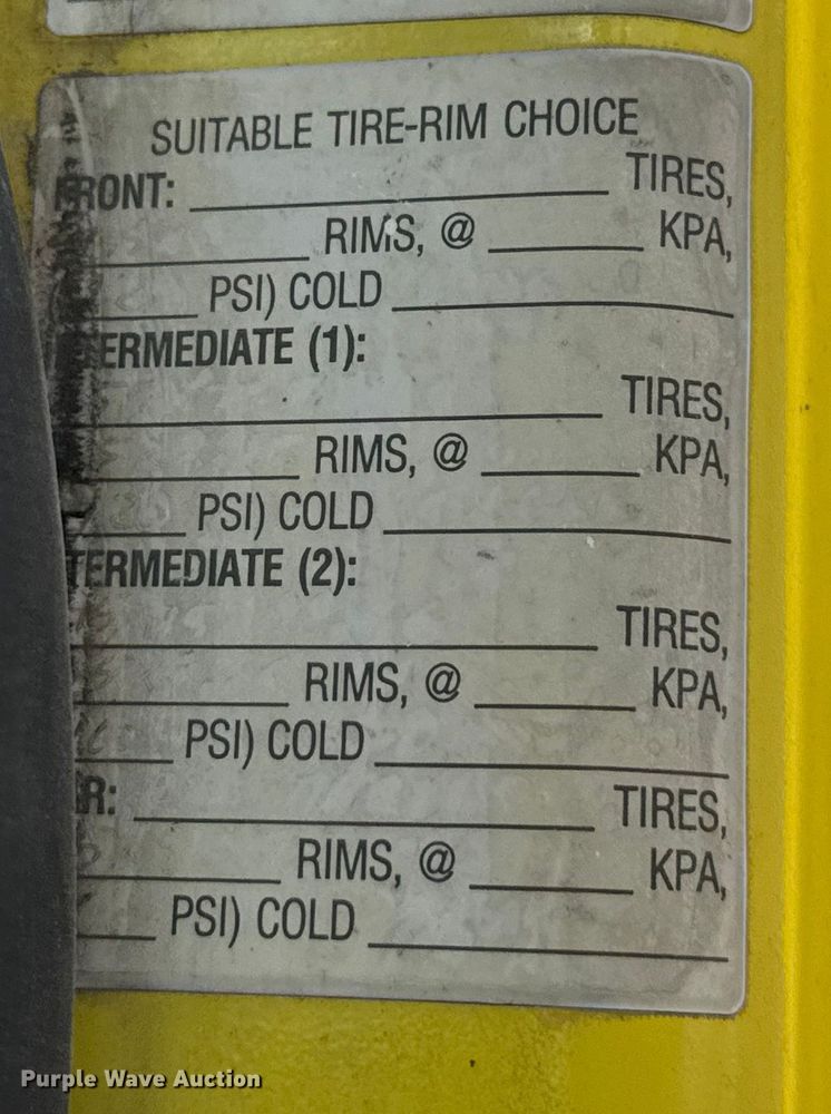 image for item EV1882 2005 International 7500 flatbed truck