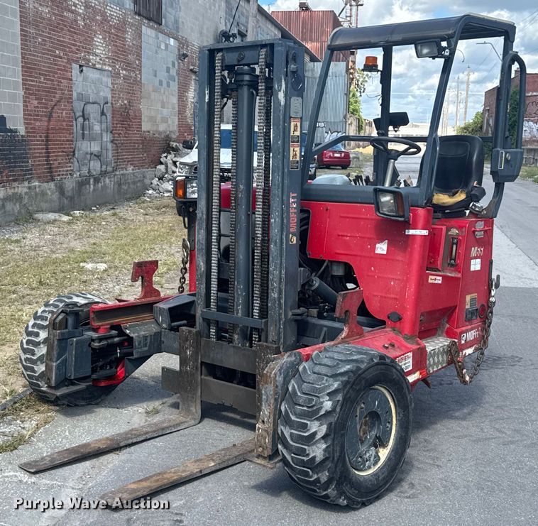 image for item EV1883 2008 Moffett M55.4 forklift