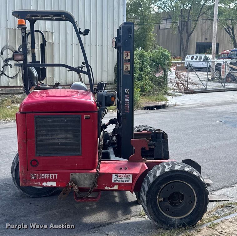image for item EV1883 2008 Moffett M55.4 forklift