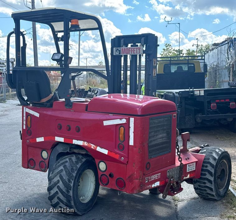 image for item EV1883 2008 Moffett M55.4 forklift