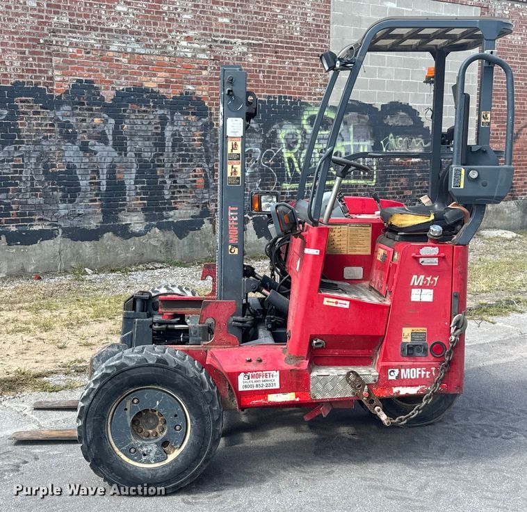 image for item EV1883 2008 Moffett M55.4 forklift