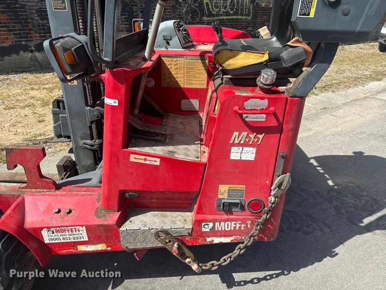 image for item EV1883 2008 Moffett M55.4 forklift