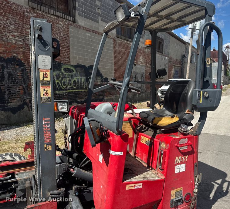 image for item EV1883 2008 Moffett M55.4 forklift